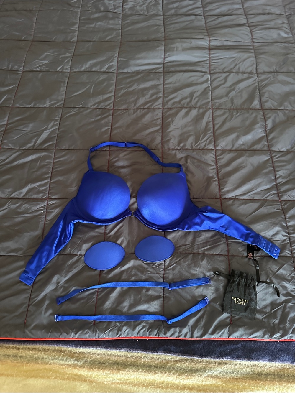 Victoria secret bra very sexy plunge 36C